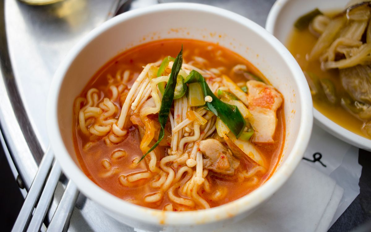 Spicy ramen noodles with chili heat, the fire noodles Buldak fans ate for the record